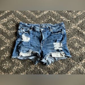 American Eagle Ne(x)t Level Curvy High-Waisted Ripped Denim Short Short